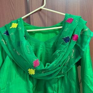 Elegant Green Embroidered Wedding Dress